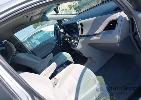 2015 Toyota Sienna Le 8 Passenger из США, поврежденный, VIN 5TDKK3DC2FS573786